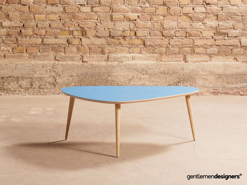 Table basse tripode sur